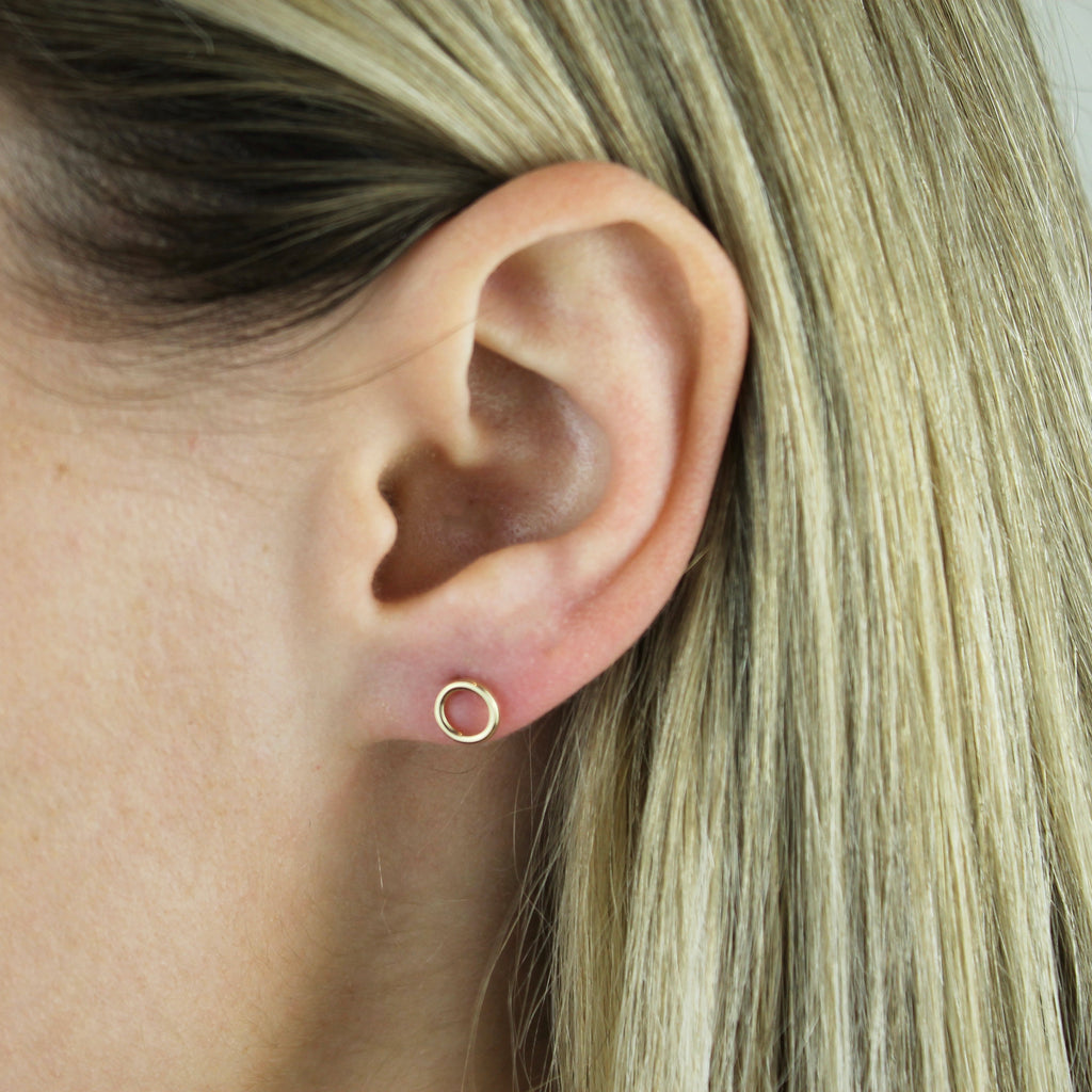 Open Circle Stud Earrings - LETRÉM