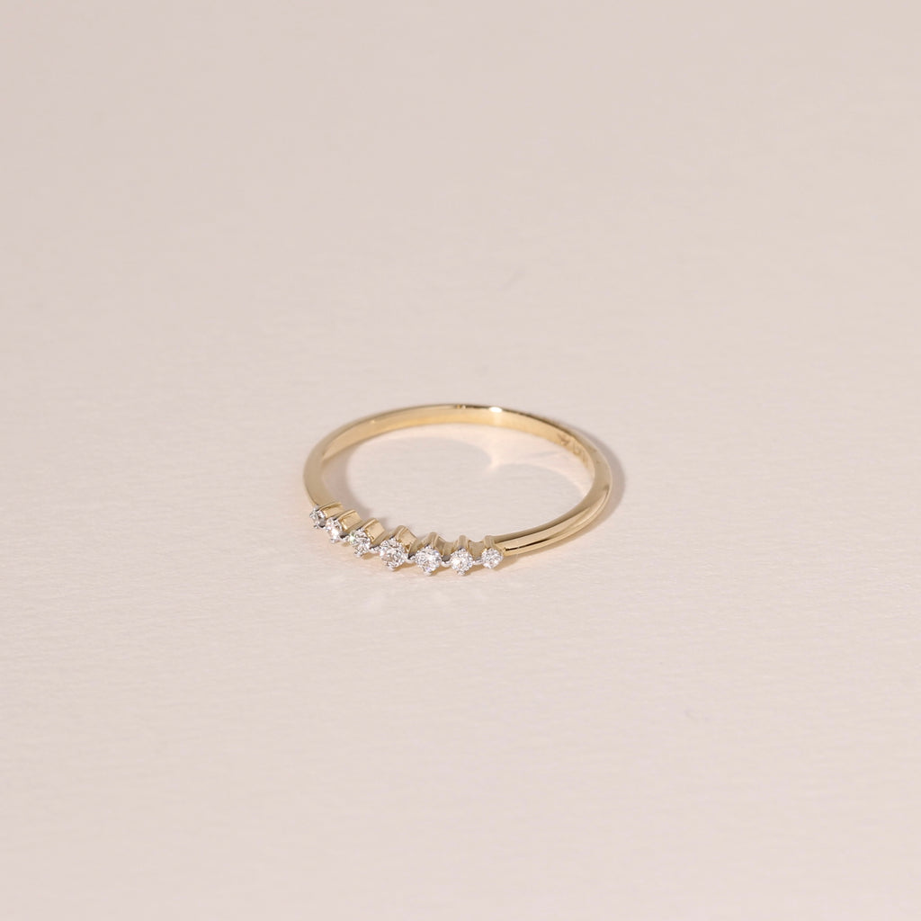 The Diamond Gradual Ring