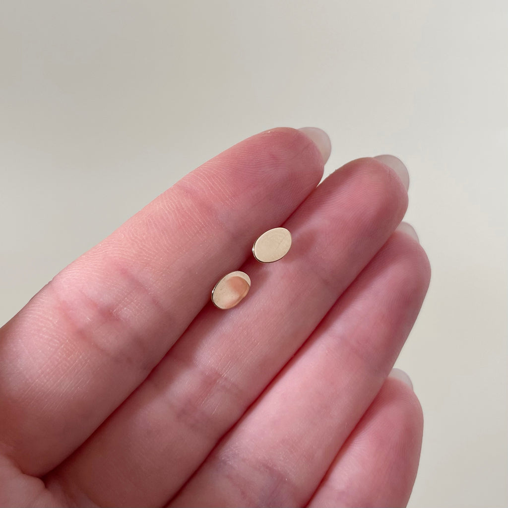 Oval Disk Stud Earrings