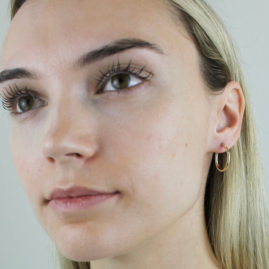 Thin Gold Hoop Earrings - LETRÉM