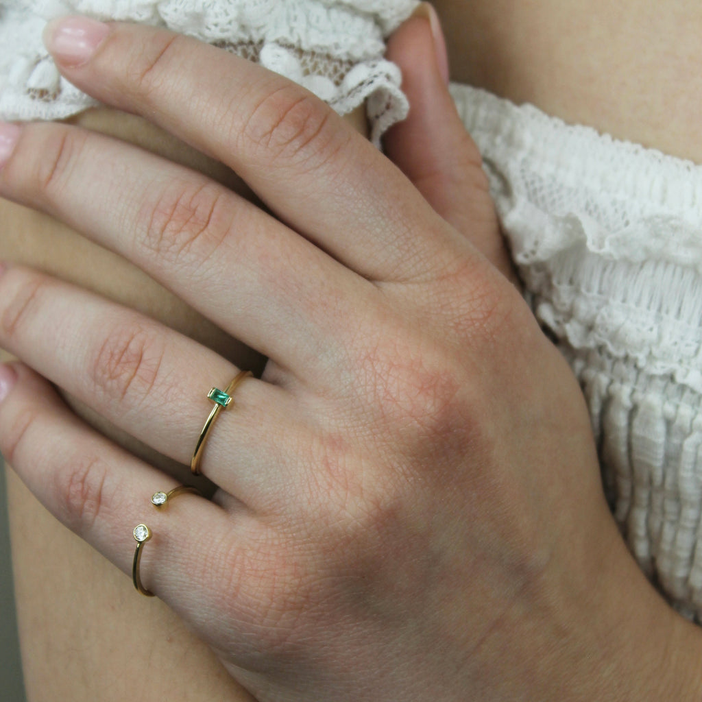 Green Emerald Baguette Ring - LETRÉM