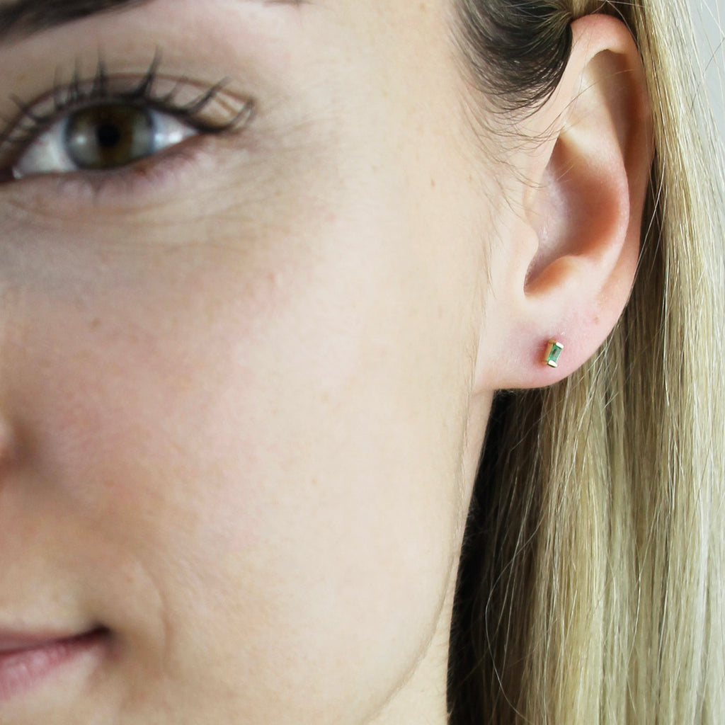 Emerald Baguette Stud Earrings - LETRÉM